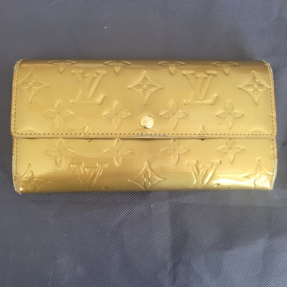 Louis Vuitton Gold Wallet - Picture 1 of 14